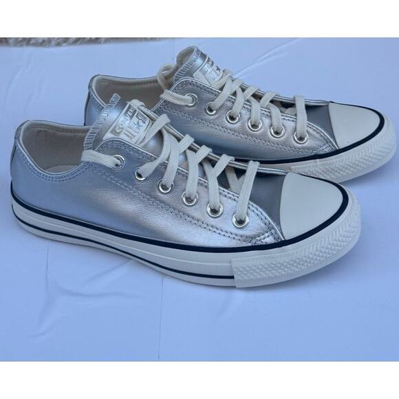 Converse Women's Silver Metallic Chuck Taylor All Star Low Leather Size 7 - Picture 5 of 13